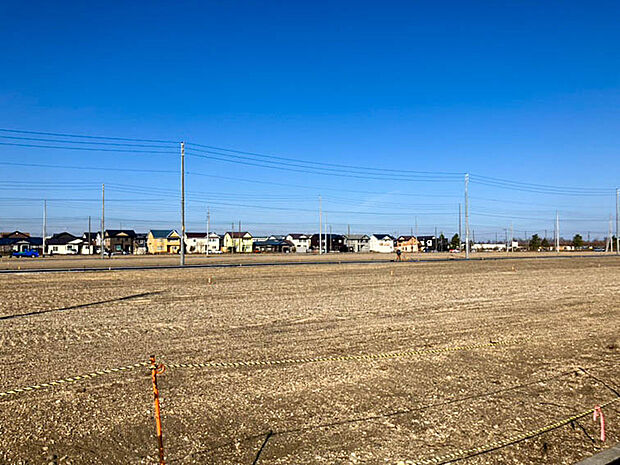 【【現地写真】】JR「沼ノ端」駅まで徒歩約15~20分で利用でき、通勤・通学に便利です。自然豊かな街並みでありながらも利便性の良い環境となっております。
(2025年11月撮影)