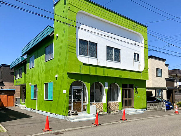 【【現地写真】】現在古家がございますが、解体後更地でのお引渡しになります。解体費用が掛からず、スムーズに建築を進められます。
(2026年5月撮影）