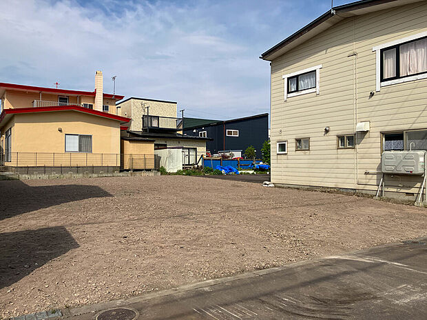 【【現地写真】】JR函館本線「五稜郭」駅まで徒歩約23分。最寄りバス停まで徒歩約4分でご利用いただけます。
(2026年5月撮影)