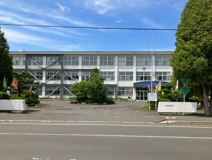 恵庭中学校 290ｍ(徒歩4分)