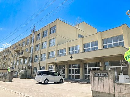 光陽中学校 770m(徒歩10分)
