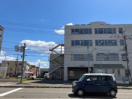 函館市医師会病院 1600m(徒歩20分)