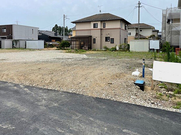 【現地写真】
周辺は第一種低層住居専用地域の閑静な住宅地につき、ゆったりとした新生活をお過ごしいただけます。
【2024年7月撮影】