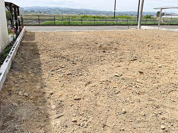 【【現地写真】】現在更地のため、お引渡しから建築までスムーズに行えます。
(2025年5月撮影)