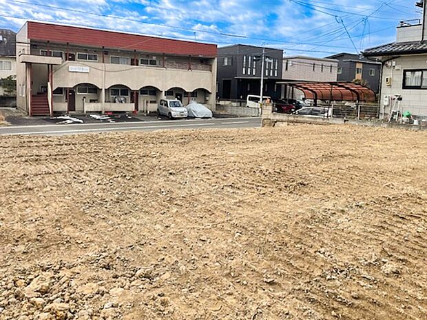 【【現地写真】】住環境に配慮された低層住居専用地域で、快適な毎日をお過ごしいただけます。子育て世帯にもおすすすめできる物件です。
(2026年7月撮影)