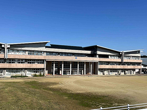 一関市立南小学校（約300m）