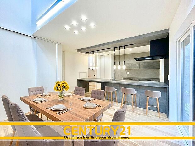 ※家具・CG加工はイメージです。販売価格等には含まれません。
■■憩いのリビング■■
リビングとダイニングの空間機能を活かし、巧みに使い分ける発想が、ライフスタイルに新しいゆとりをもたらします。