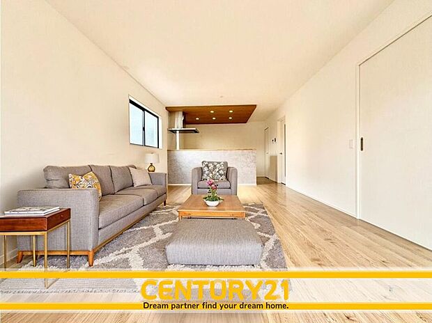 ※家具・CG加工はイメージです。販売価格等には含まれません。
■■憩いのリビング■■
リビングとダイニングの空間機能を活かし、巧みに使い分ける発想が、ライフスタイルに新しいゆとりをもたらします。