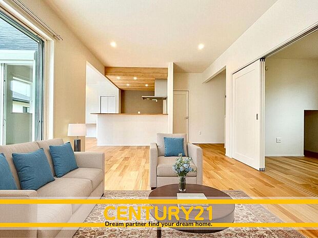 ※家具・CG加工はイメージです。販売価格等には含まれません。
■■憩いのリビング■■
リビングとダイニングの空間機能を活かし、巧みに使い分ける発想が、ライフスタイルに新しいゆとりをもたらします。