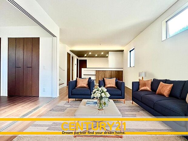 ※家具・CG加工はイメージです。販売価格等には含まれません。
■■憩いのリビング■■
リビングとダイニングの空間機能を活かし、巧みに使い分ける発想が、ライフスタイルに新しいゆとりをもたらします。