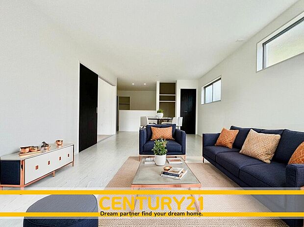 ※家具・CG加工はイメージです。販売価格等には含まれません。
■■憩いのリビング■■
リビングとダイニングの空間機能を活かし、巧みに使い分ける発想が、ライフスタイルに新しいゆとりをもたらします。