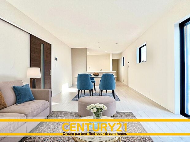 ※家具・CG加工はイメージです。販売価格等には含まれません。
■■憩いのリビング■■
リビングとダイニングの空間機能を活かし、巧みに使い分ける発想が、ライフスタイルに新しいゆとりをもたらします。