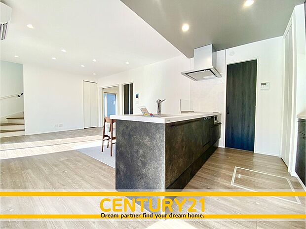 同一建築会社の他現場写真 ～現地＆完成物件もご案内可能です～
