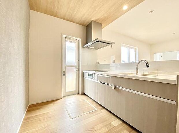 ◆同一建築会社の他現場写真◆
～現地＆同一施工会社の完成物件もご案内可能です～
