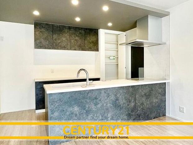 ◆同一建築会社の他現場写真◆
~現地&同一施工会社の完成物件もご案内可能です~