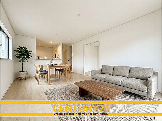 ※家具はCGを合成したものです。
■■憩いのリビング■■
リビングとダイニングの空間機能を活かし、巧みに使い分ける発想が、ライフスタイルに新しいゆとりをもたらします。
