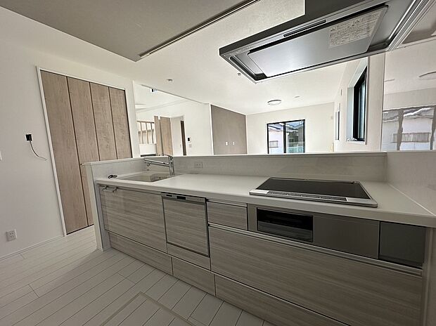 【~「これから見れますか」とお気軽にお問合せ下さい~ 】■カウンターキッチン■