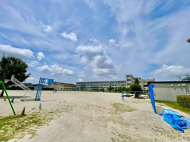 福岡市立長住小学校（約662m）