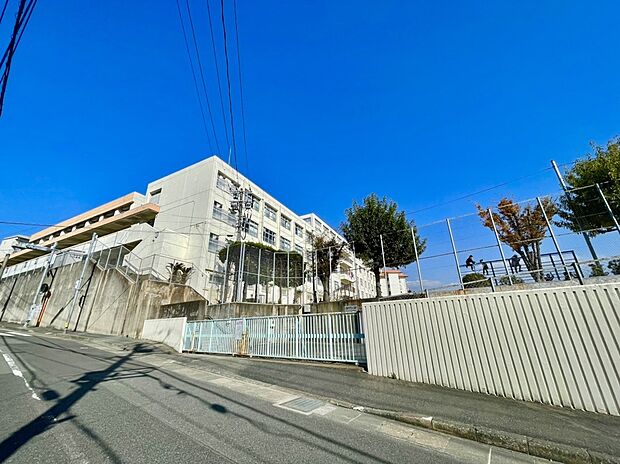 福岡市立大池小学校(約1,289m)