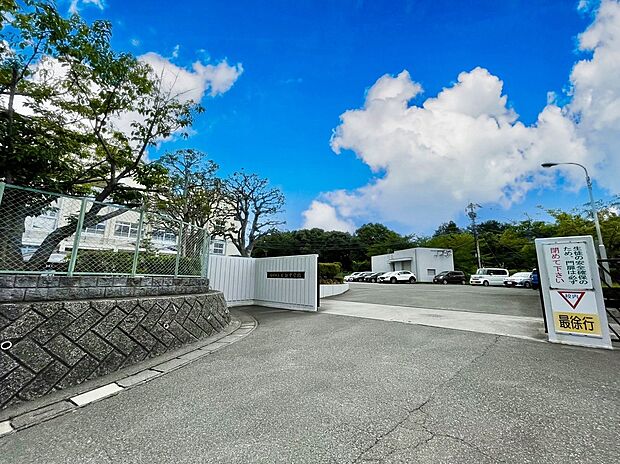 福岡市立片江中学校（約1,100m）