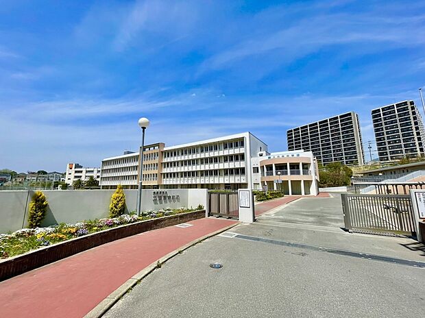 筑紫野市立二日市中学校(約2,202m)