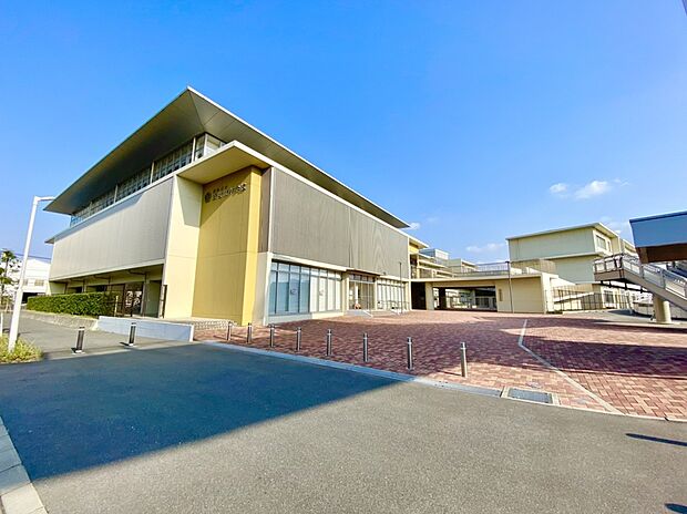 新宮町立新宮小学校(約2,200m)