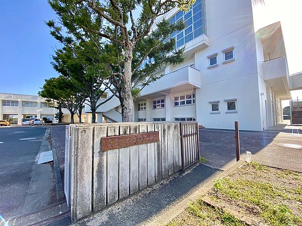 宗像市立河東中学校(約950m)