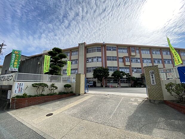 福岡市立田島小学校（約889m）