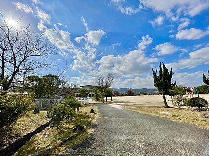 太宰府市立太宰府西小学校 1742m