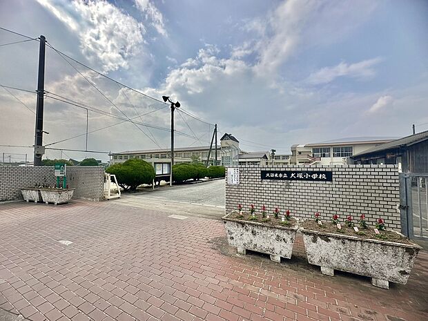 久留米市立犬塚小学校(約933m)