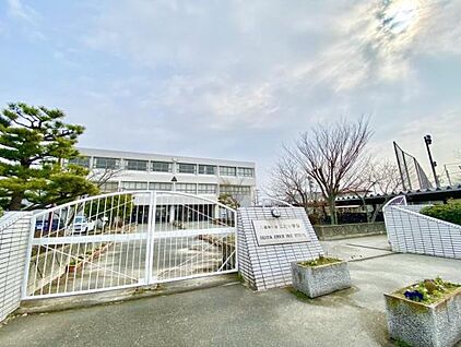 久留米市立三潴中学校 638m