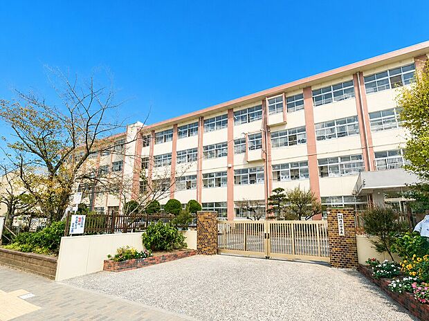 福岡市立内浜中学校(約1,400m)