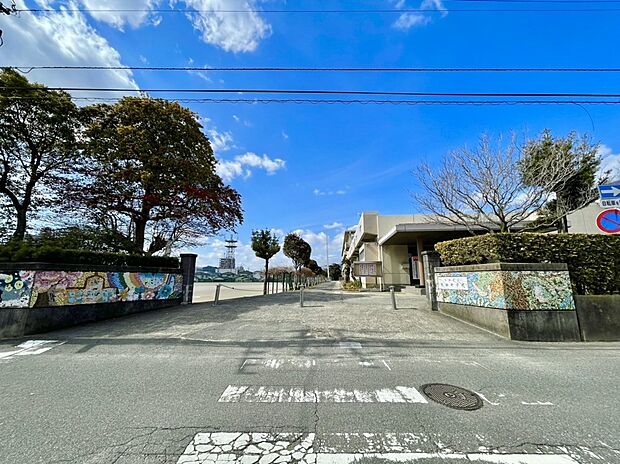 鳥栖市立鳥栖中学校(約1,020m)
