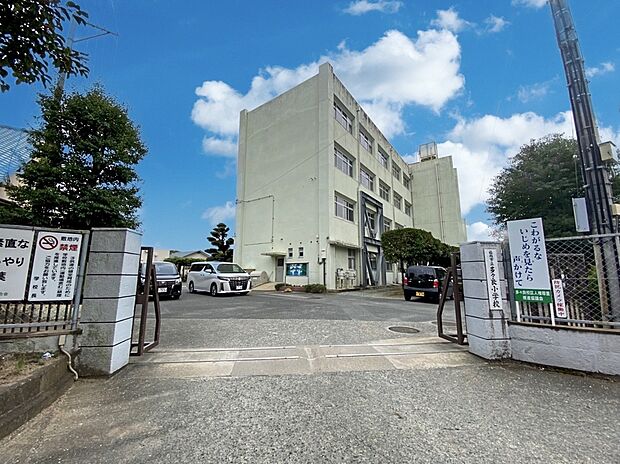 福岡市立多々良小学校(約990m)