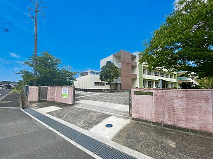 飯塚市立庄内小学校 350ｍ