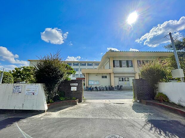 福岡市立柏原小学校(約647m)