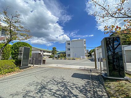 篠栗町立篠栗北中学校 600m