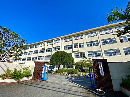 福岡市立有田小学校 394m