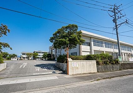 朝倉市立立石小学校 572m