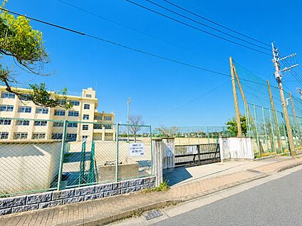 福岡市立壱岐丘中学校 1565m