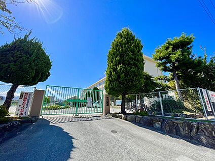 福岡市立飯倉小学校 473m
