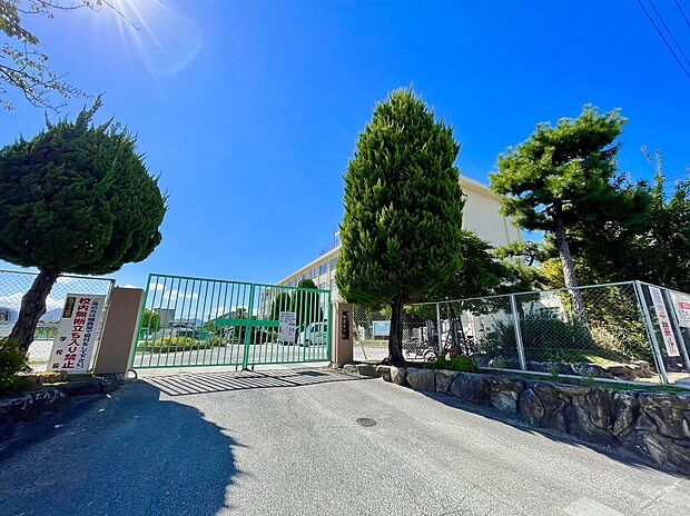 福岡市立飯倉小学校（約473m）