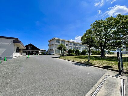 遠賀町立広渡小学校 170m