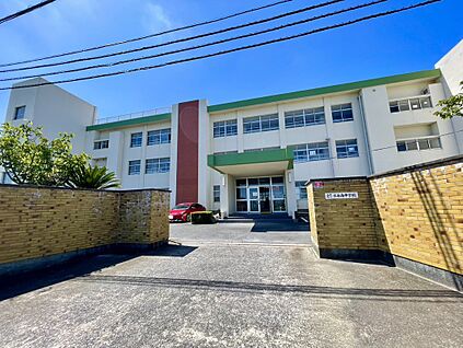 水巻町立水巻南中学校 1450ｍ