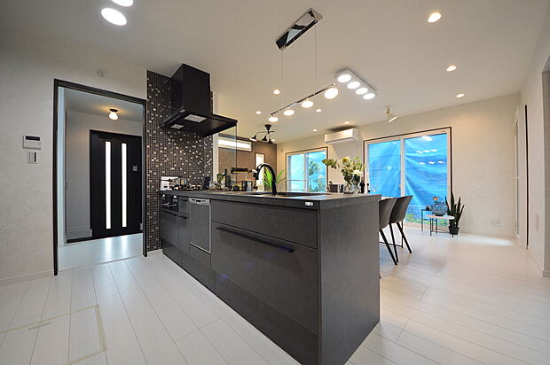 弊社施工例　広々ＬＤＫ