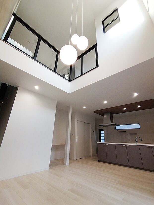 【弊社施工例】《弊社施工例》吹抜けリビング