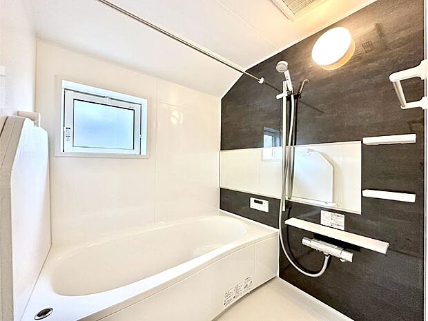 落ち着いた雰囲気でゆっくりお寛ぎいただけるバスルーム