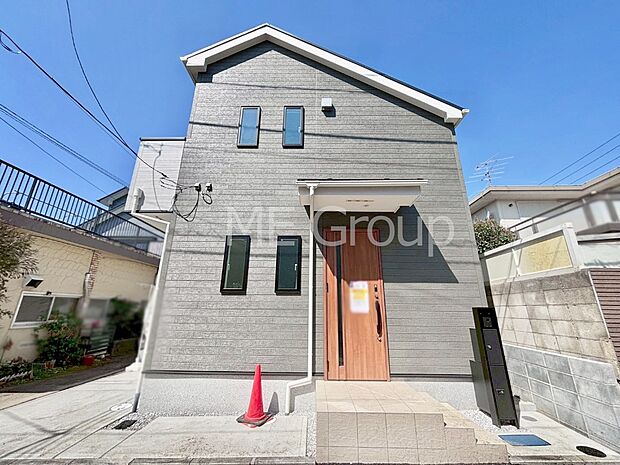 たっぷりの陽光と開放感に包まれる明るい住まい