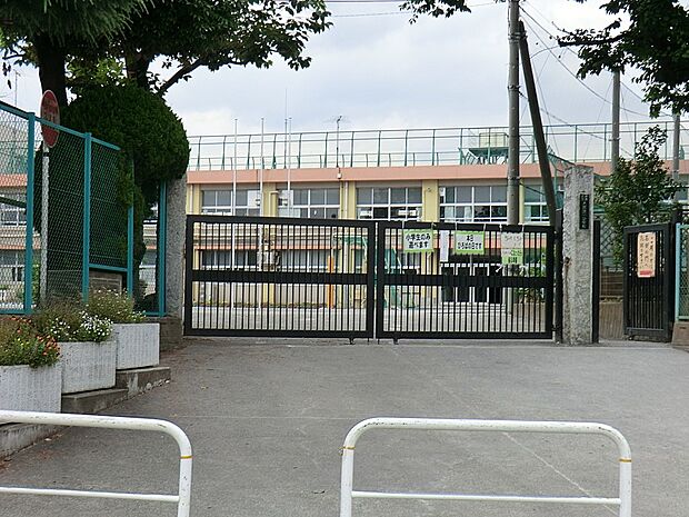 練馬区立大泉第一小学校（約650m）