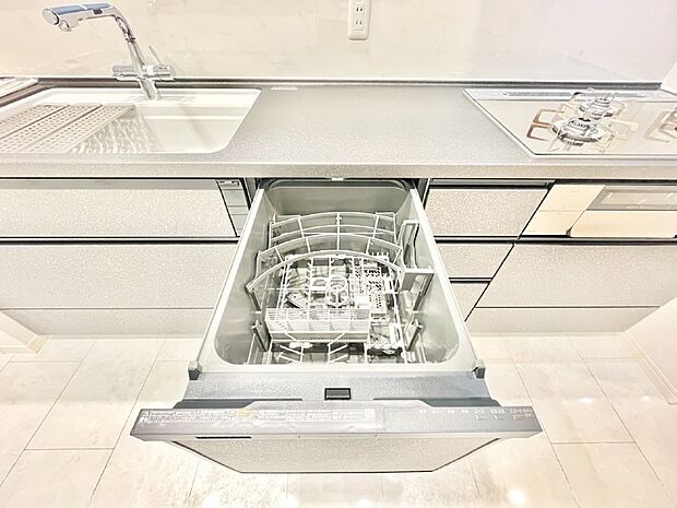 【食洗機】面倒なお片づけは食洗機にお任せ！家事の負担が減って、時間にも気持ちにもゆとりができます。